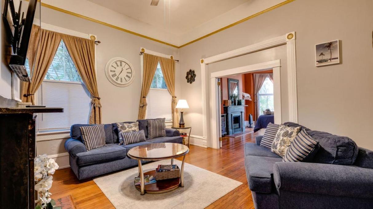 Апартаменты Elegant 2 Bed Directly On Forsyth Park Саванна Экстерьер фото