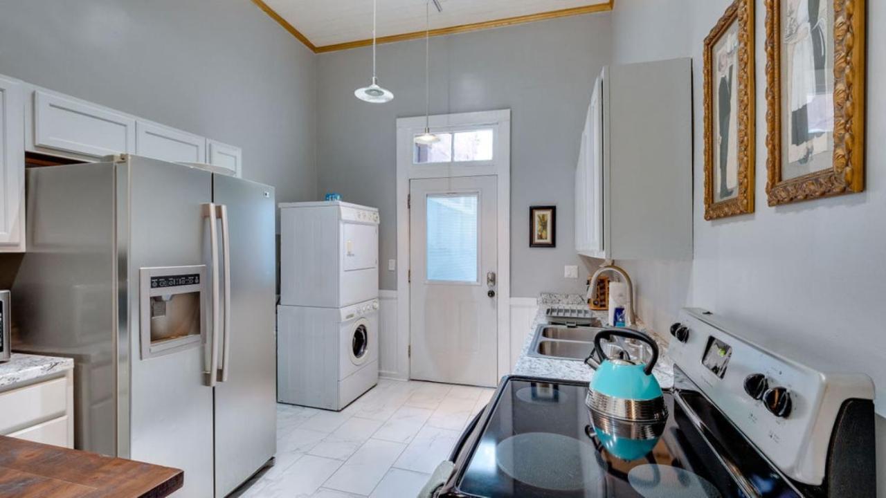 Апартаменты Elegant 2 Bed Directly On Forsyth Park Саванна Экстерьер фото