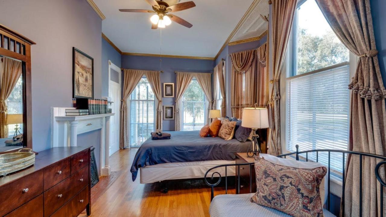 Апартаменты Elegant 2 Bed Directly On Forsyth Park Саванна Экстерьер фото