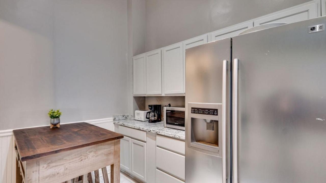 Апартаменты Elegant 2 Bed Directly On Forsyth Park Саванна Экстерьер фото
