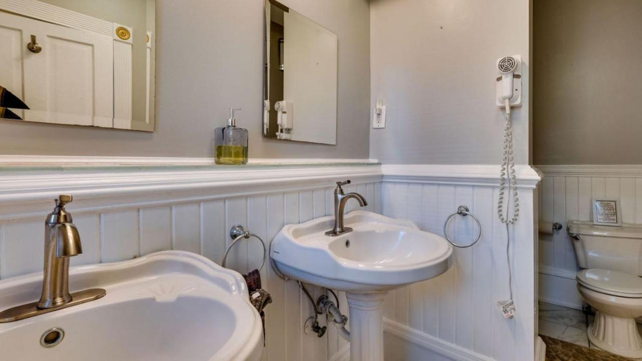Апартаменты Elegant 2 Bed Directly On Forsyth Park Саванна Экстерьер фото